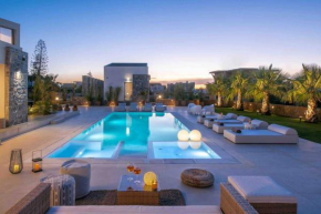 Opsis regen Luxury villa with swimming pool